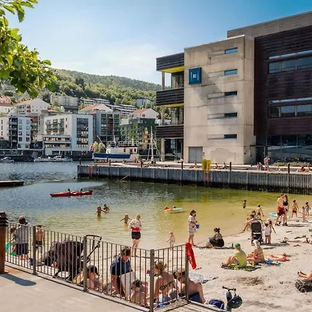 Apartman Dinbnb I Oasis, Workspace & Elevator!
